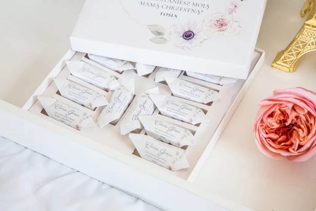 Co kupić na chrzciny jako gość? Najlepsze pomysły na prezenty