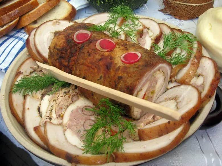 Czym zaskoczyć gości na Wielkanoc? Oryginalne pomysły na potrawy